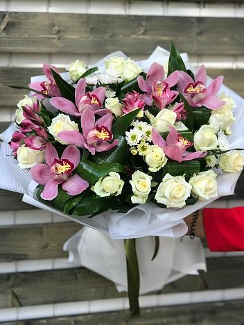Букет цветов из: Розы и Хризантемы в Сеньково