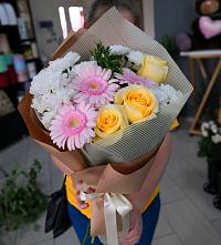 Букет цветов из:  Герберы, Розы и Хризантемы в Сеньково