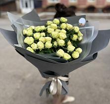 Букет Белые кустовые розы Солинеро в Сеньково